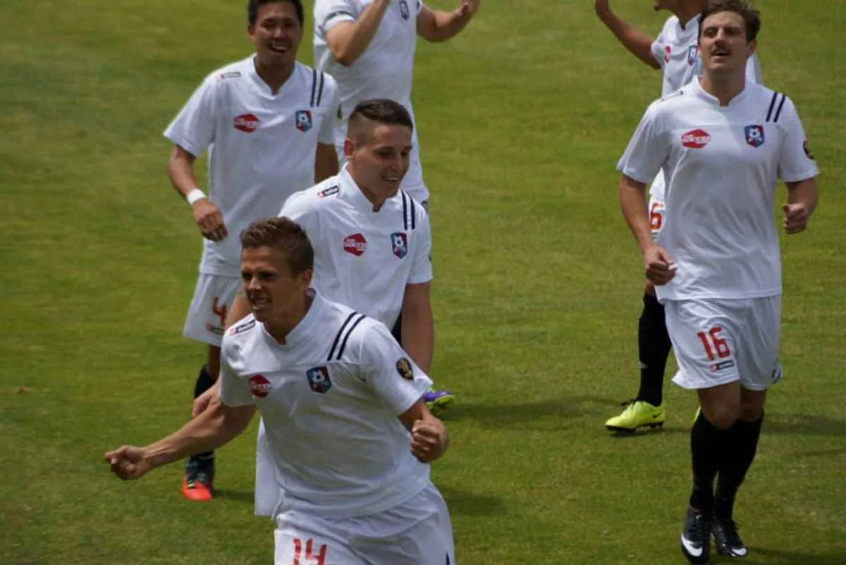 Максим Манько (слева) добирался до полуфинала новозеландского чемпионата