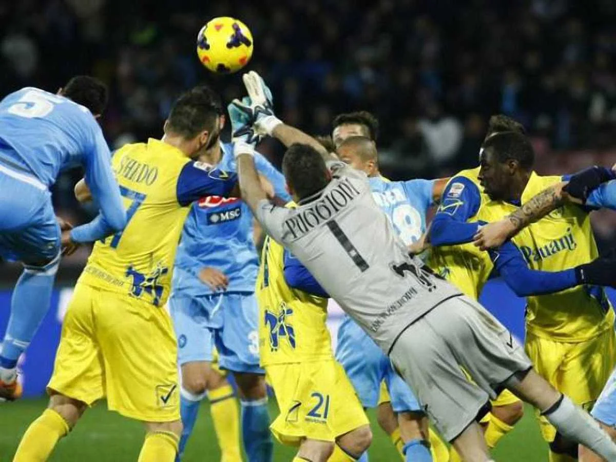 Фото до новини: Матч дня "Наполі" - "Лаціо": Останній іспит в сезоні