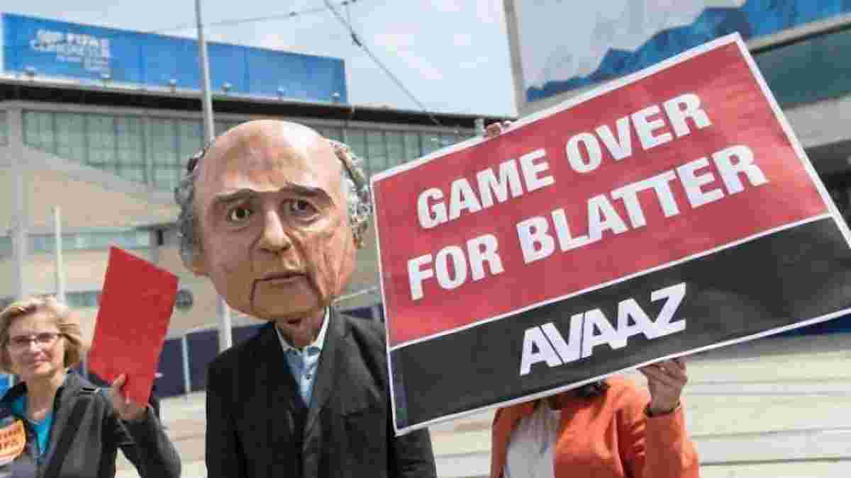Блаттер подав у відставку з посади президента ФІФА