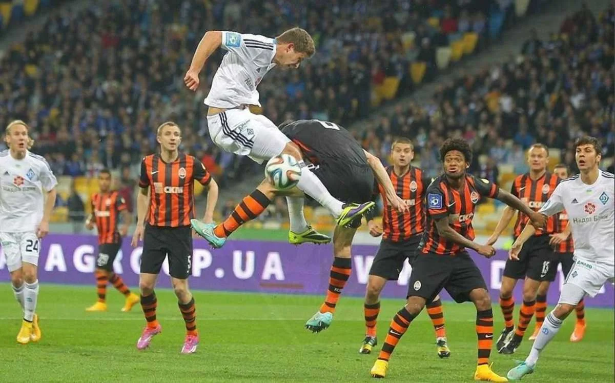 Фото к новости: Матч дня. "Динамо" - "Шахтер": букмекеры ставят на вице-чемпионов