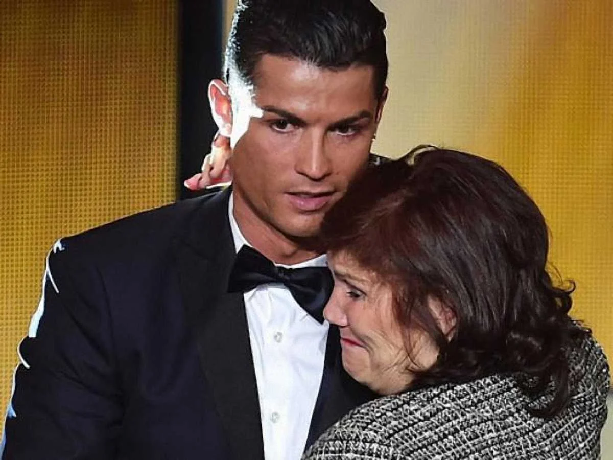 Роналду дал матери слишком много денег...