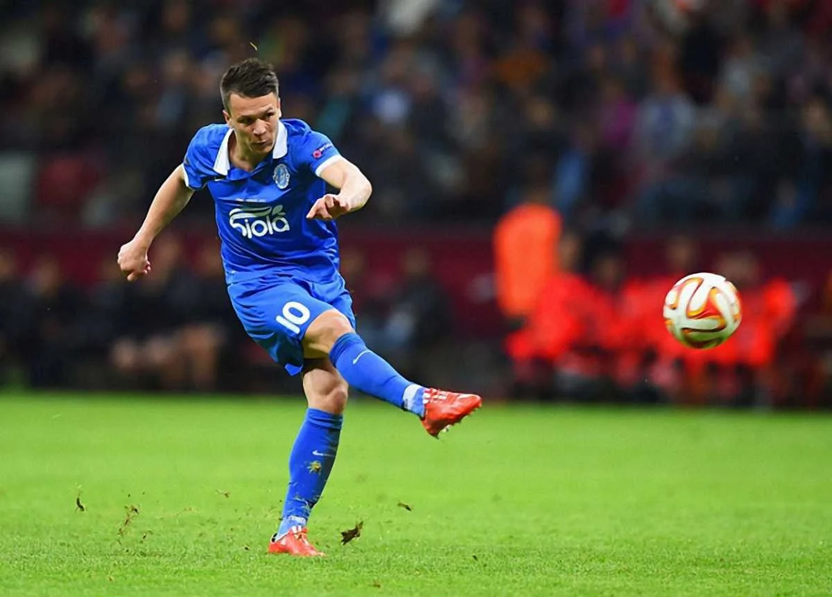 Евгений Коноплянка