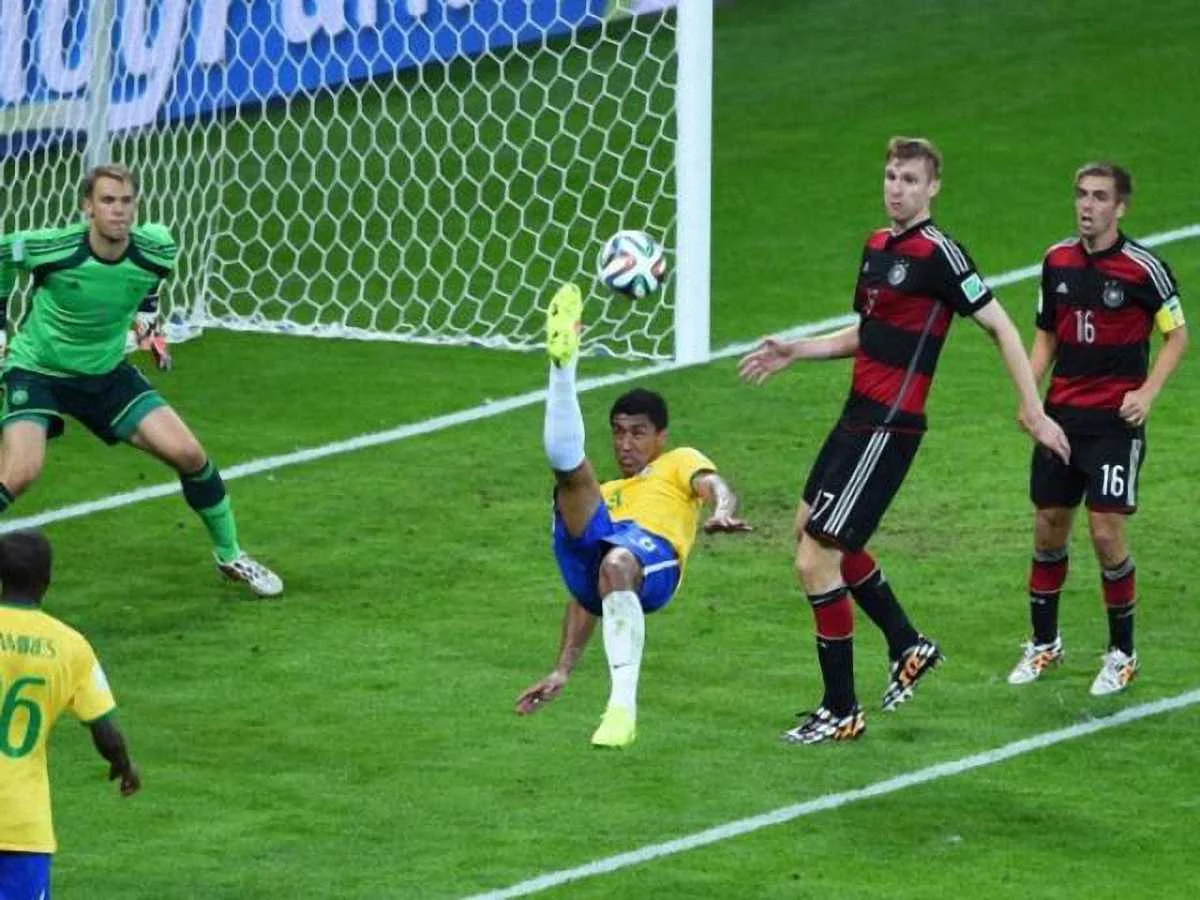 Мертезакер и Лам во время полуфинала ЧМ-2014