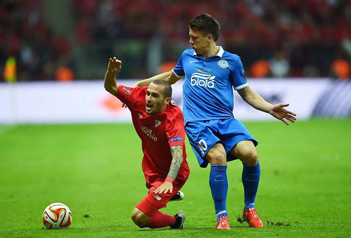 Коноплянка в игре против "Севильи"