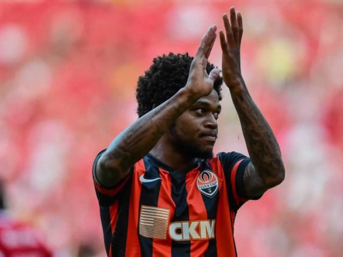 Луїс Адріано