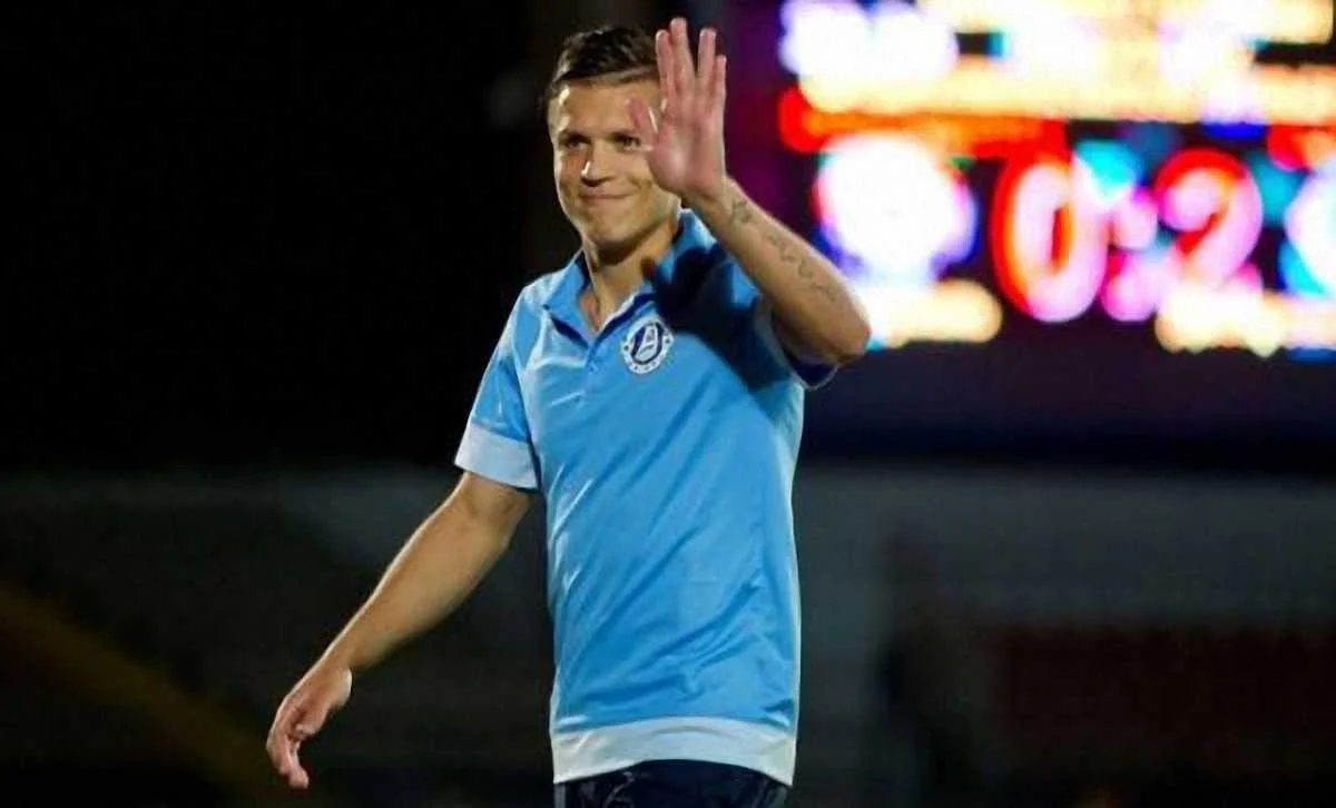 Евгений Коноплянка стал безработным