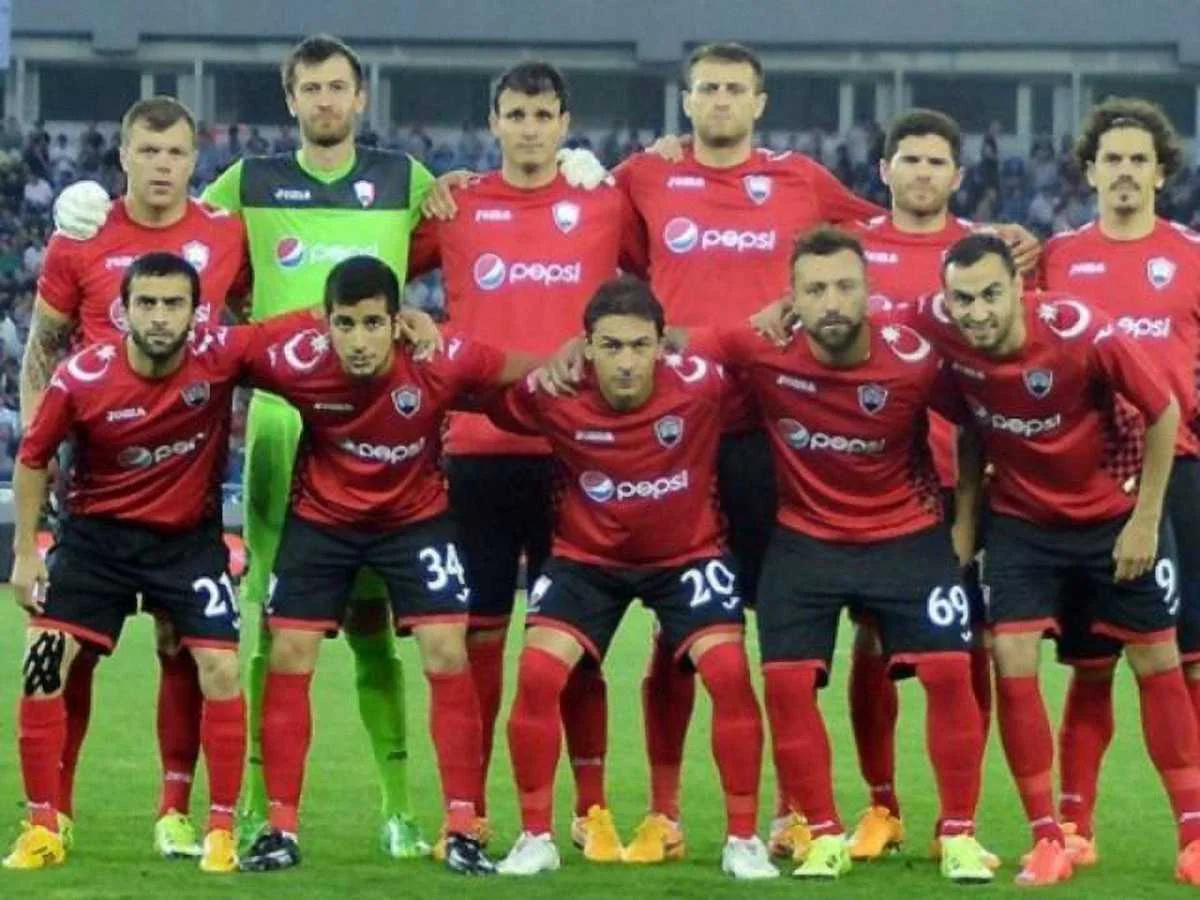 Антонов і ще троє українців вийшли у старті