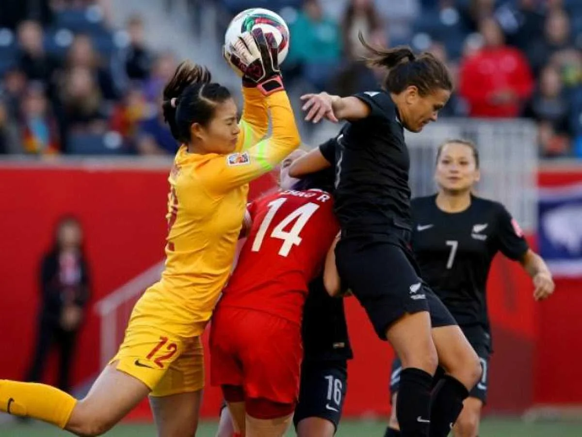 И такое бывает в женском футболе