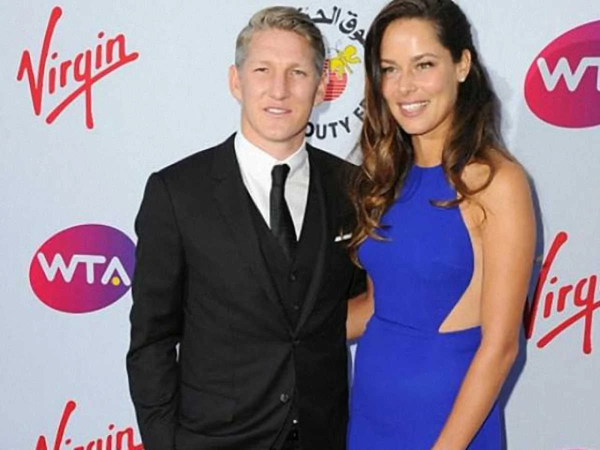 Возможно инициатором была любимая теннисистка Ана?