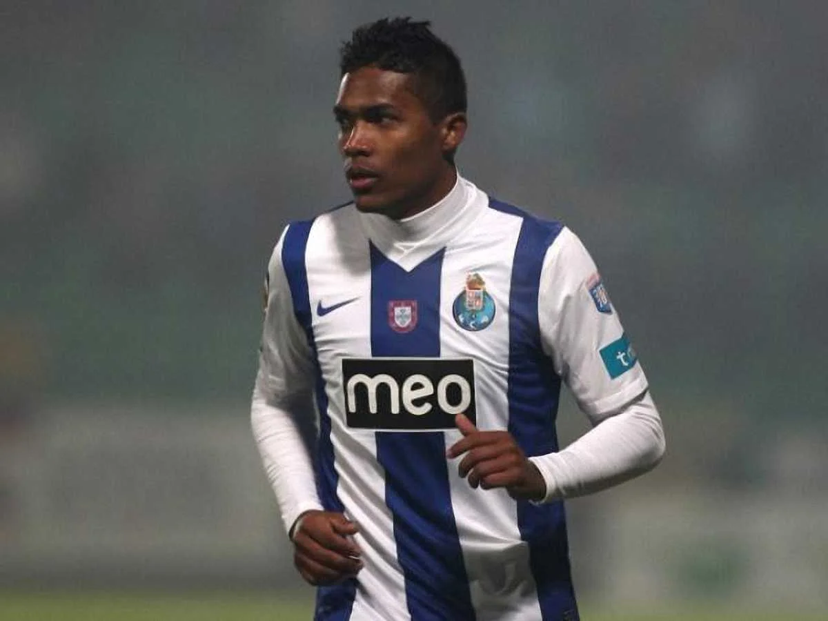 Алекс Сандро