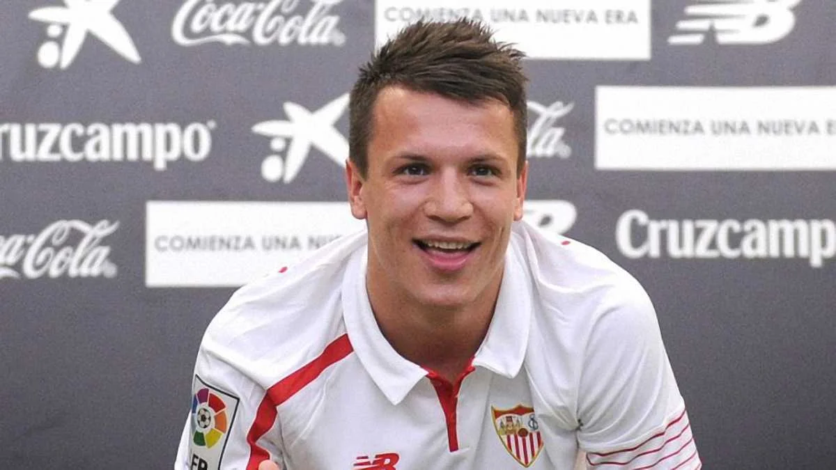 Евгений Коноплянка наконец-то с номером