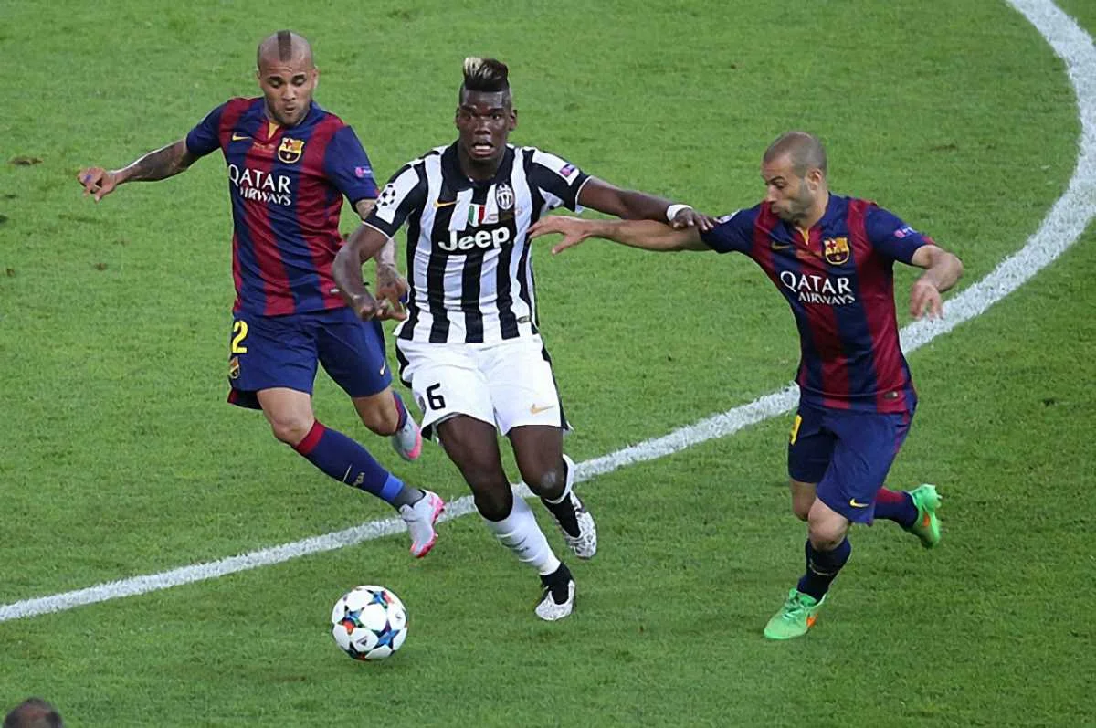 Погба хочет играть в "Барсе", а не против нее