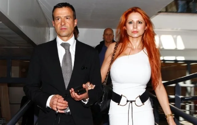 Агент Кріштіану Роналду з дружиною