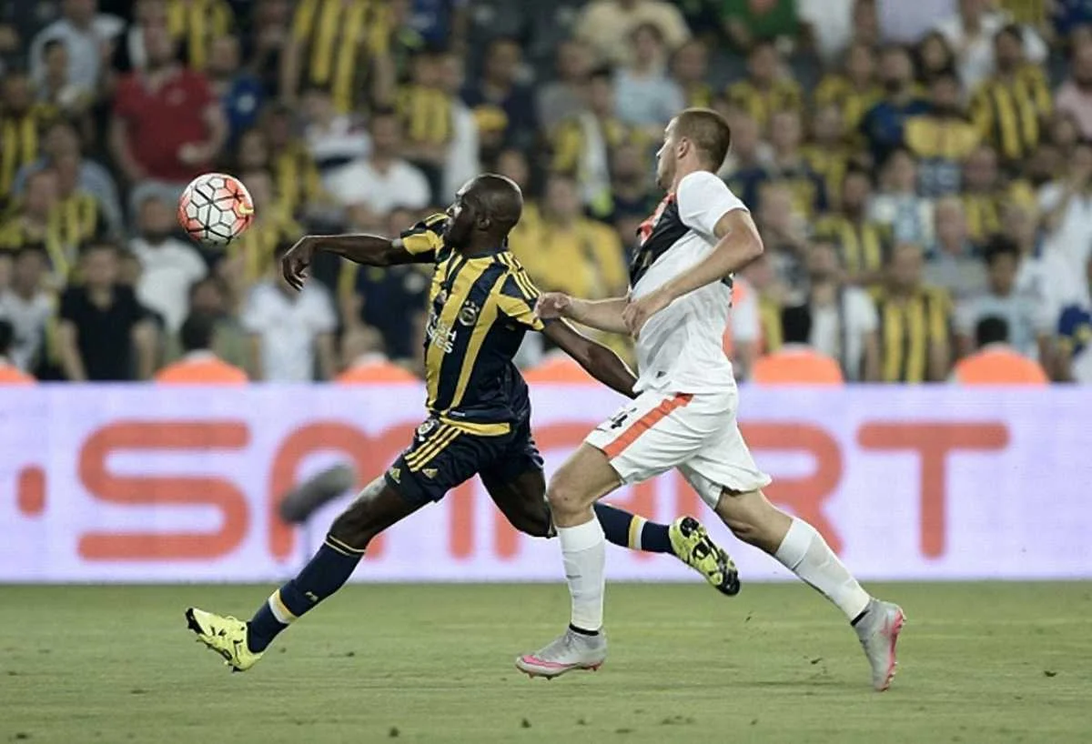 Соу vs Ракицький / Getty Images