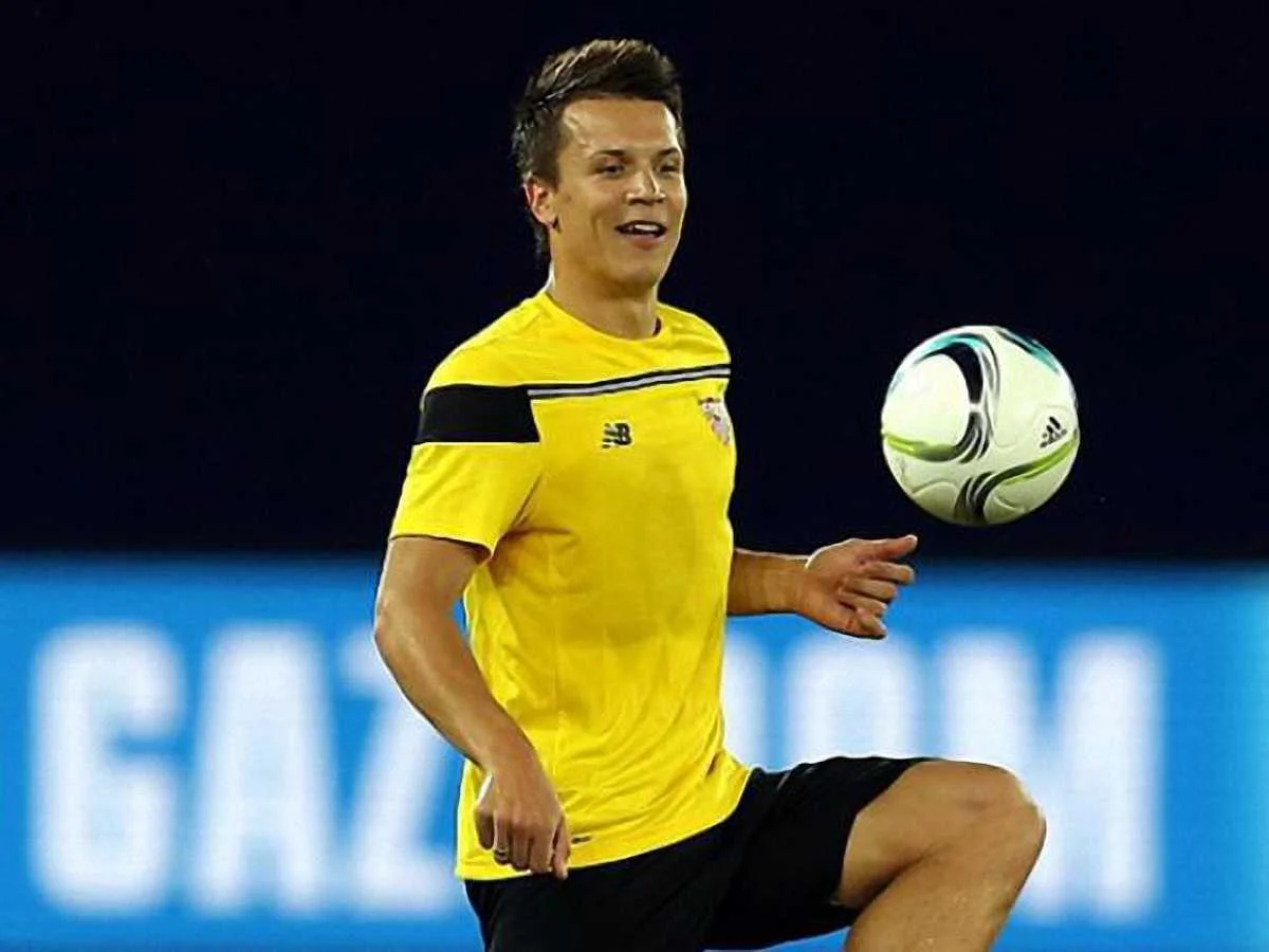 Євген Коноплянка на передматчевому тренуванні / Getty Images