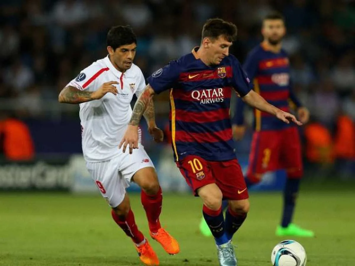 Банега під час матчу набридав Мессі / Getty Images