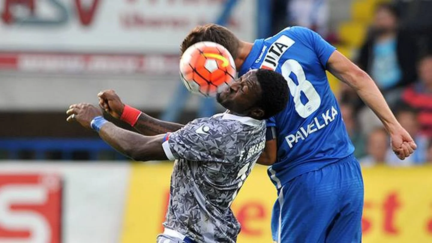 На полі панувала боротьба // Фото ФК Слован