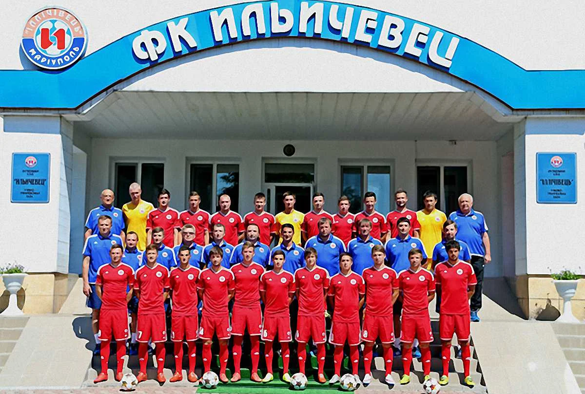 Команда Валерия Кривенцова / Фото ФК "Ильичевец"