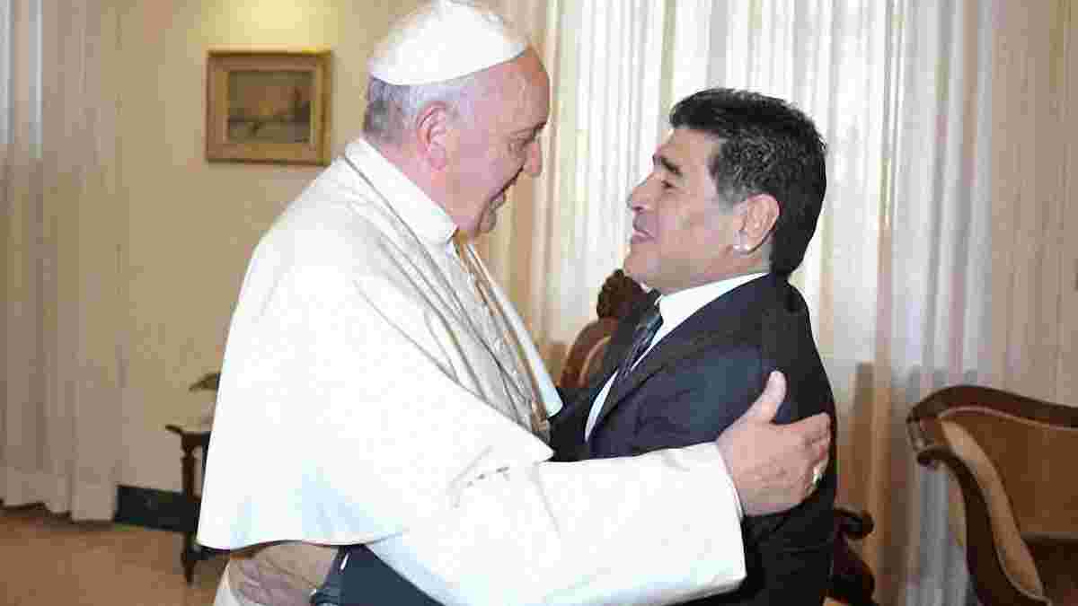 Марадона хоче, щоб Папа Римський обвінчав його з молоденькою кралею (ФОТО)