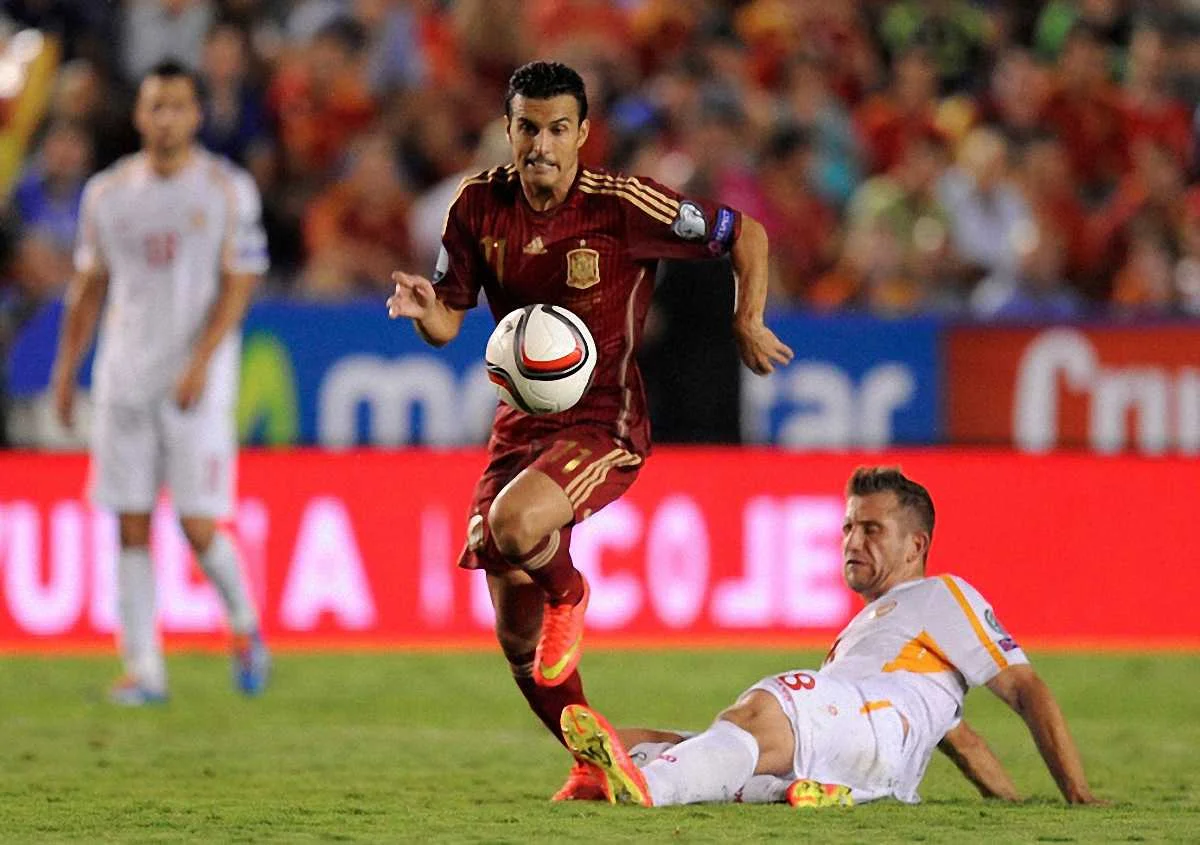 Момент поєдинку Македонія - Іспанія / Getty Images