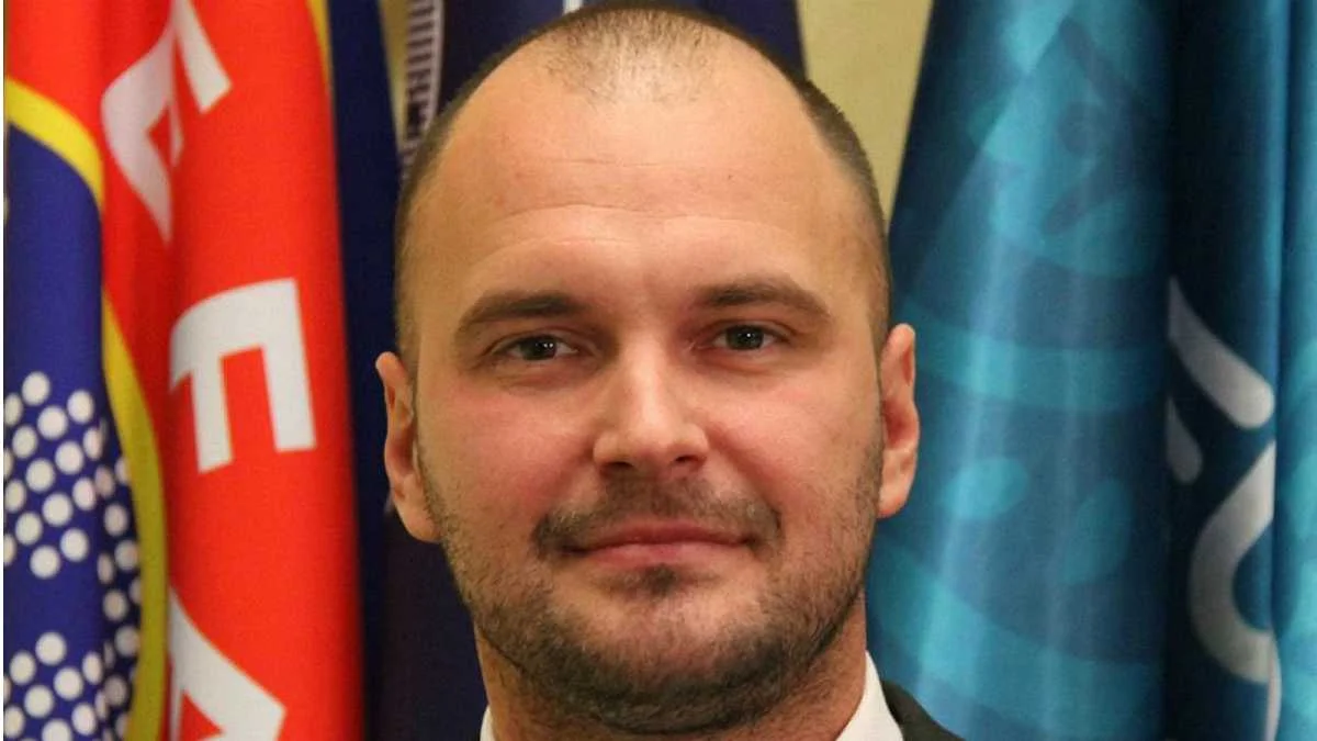 Петро Іванов / Соцмережі