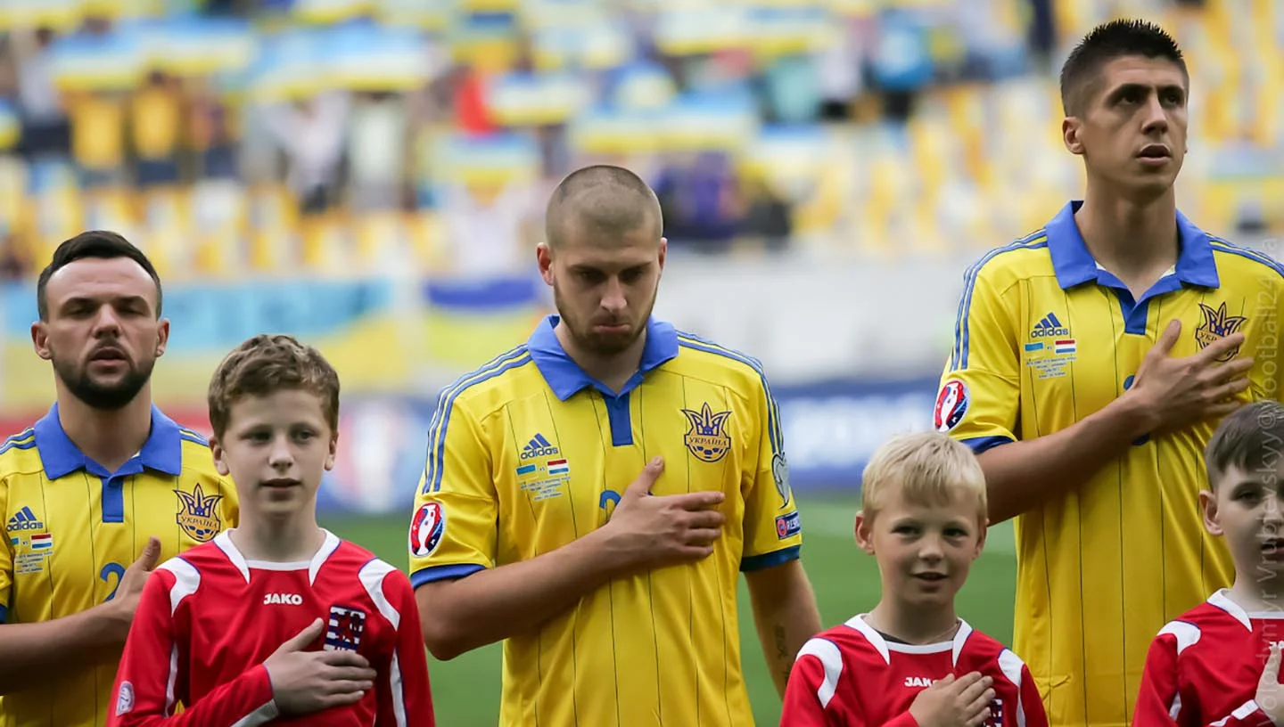 Ярослав Ракицкий (по центру) / фото В.Врублевского
