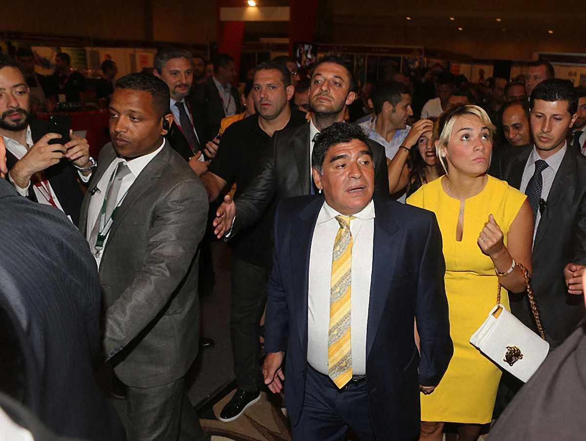 Марадона не хочет Платини в ФИФА / Getty Images