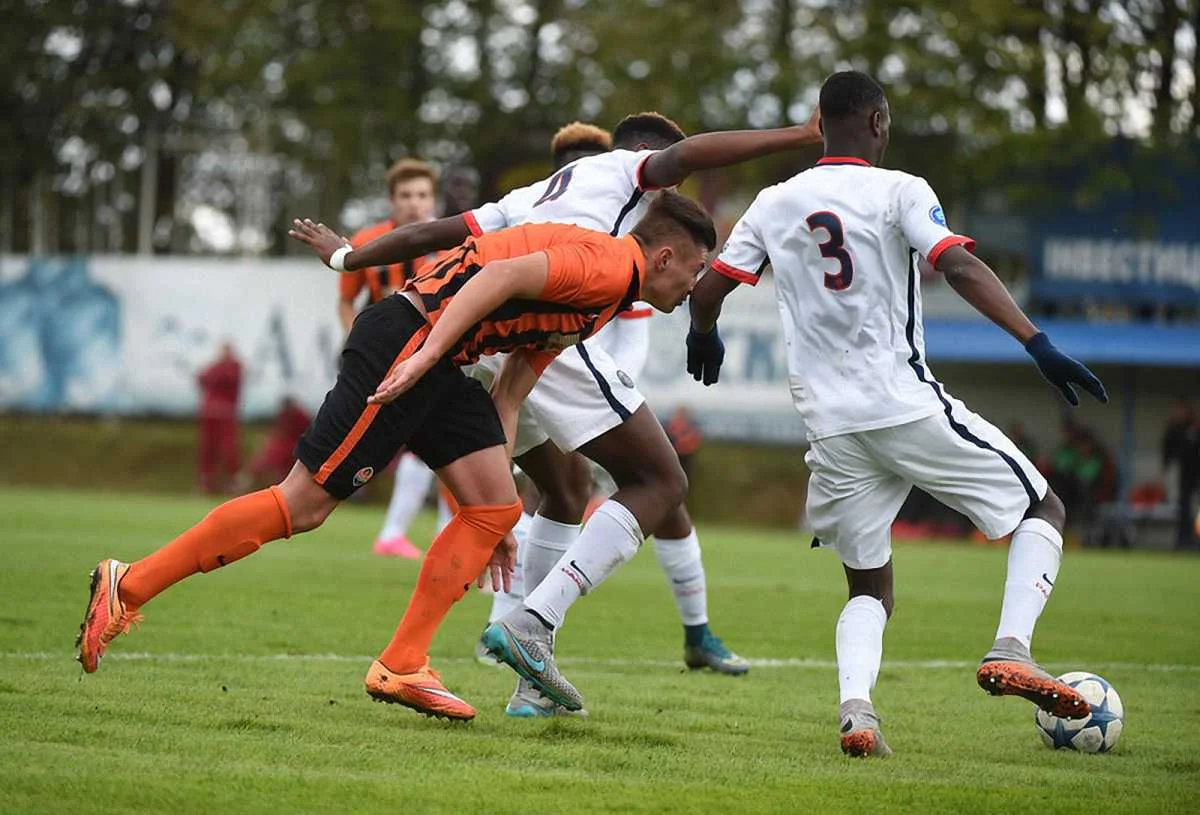 Парижане затоптали "горняков" / фото ФК "Шахтер"