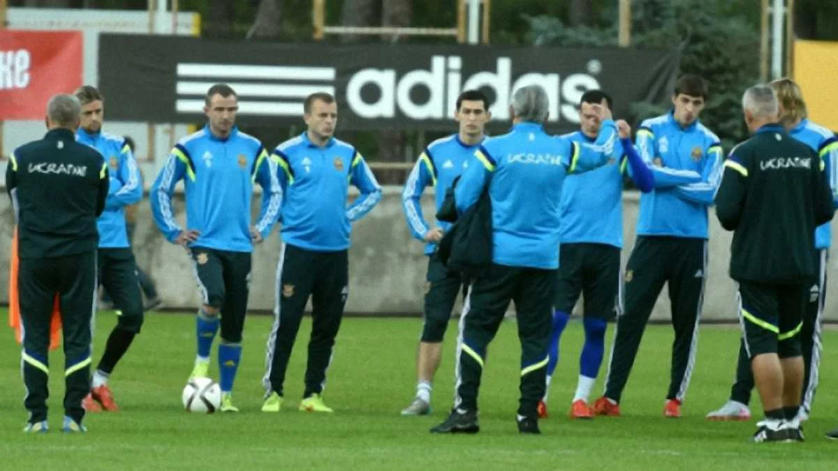 Сборная Украины начала подготовку к матчам / фото П. Кубанова