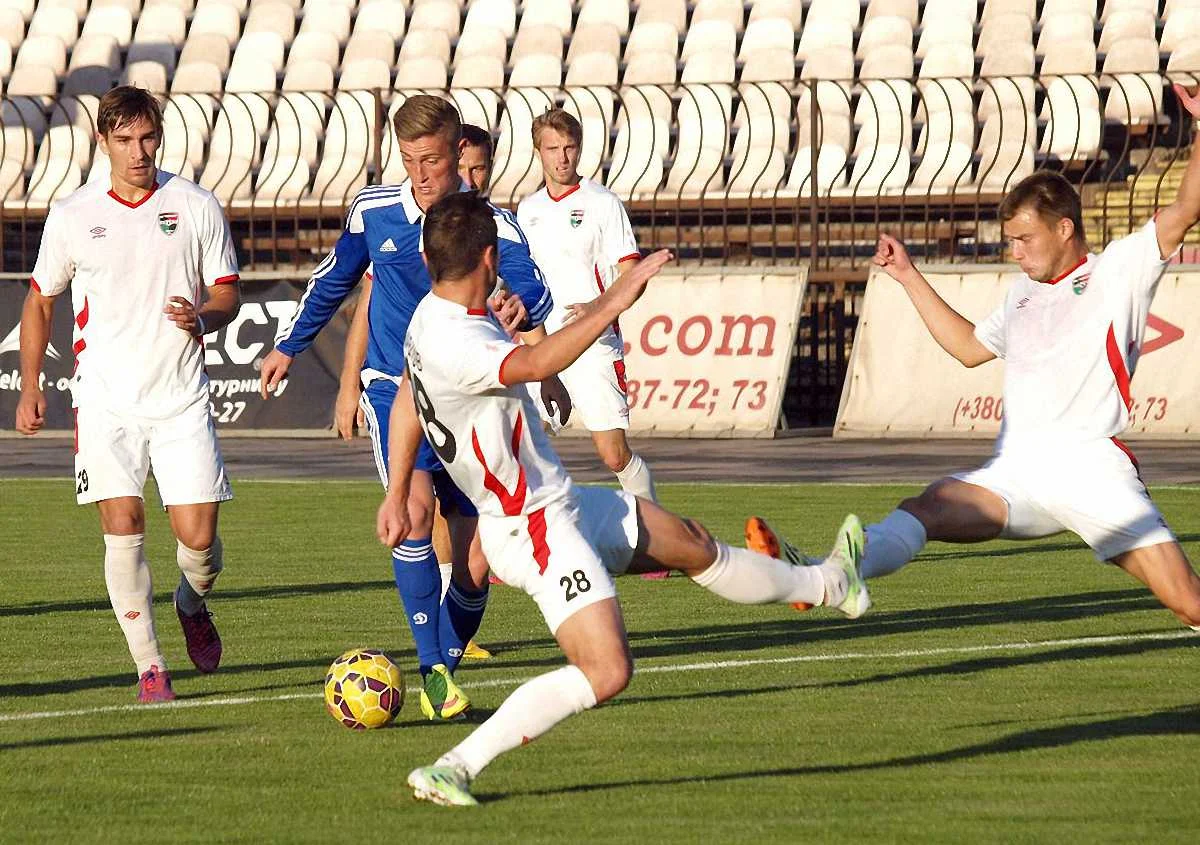 "Гірник" - 10 турів поспіль без поразок // fcgornyak.dp.ua