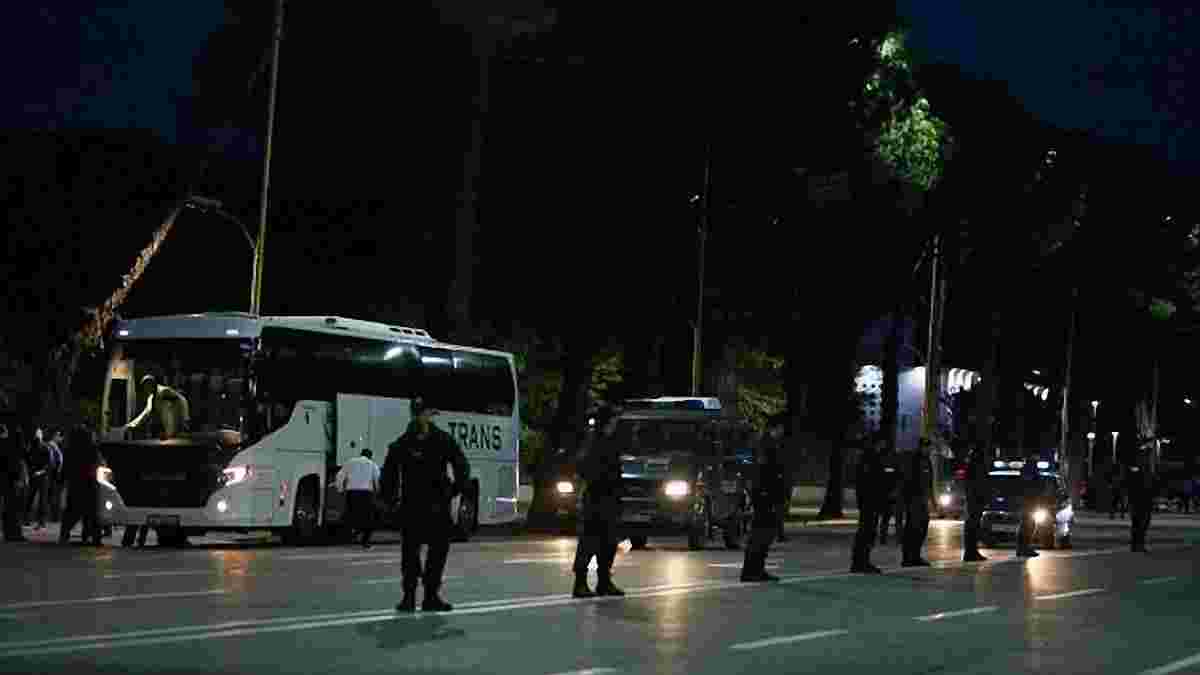 В Албанії закидали камінням автобус збірної Сербії (ФОТО)