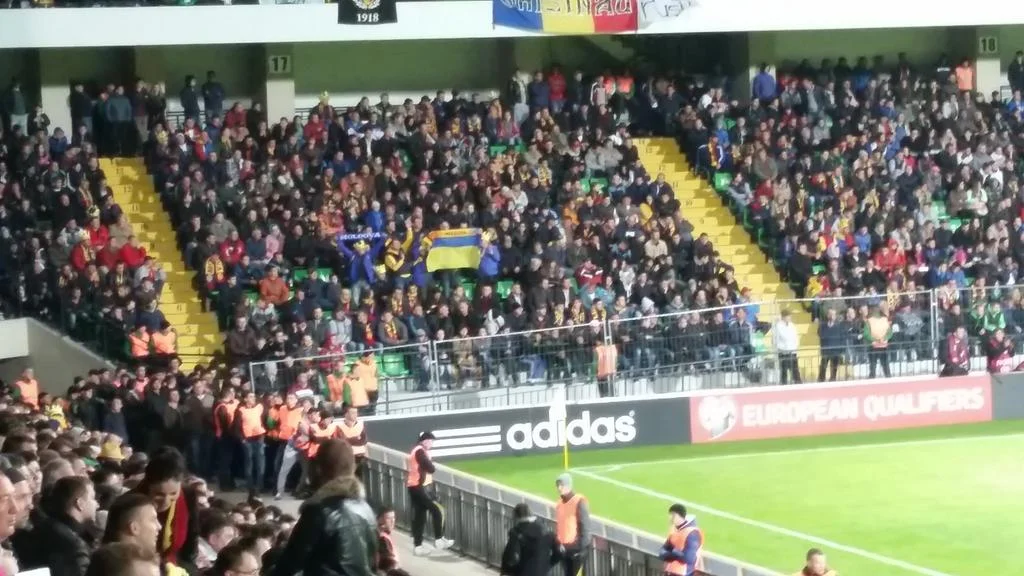 Молдова, Россия, Украина, флаг Украины, фанаты, ультрас