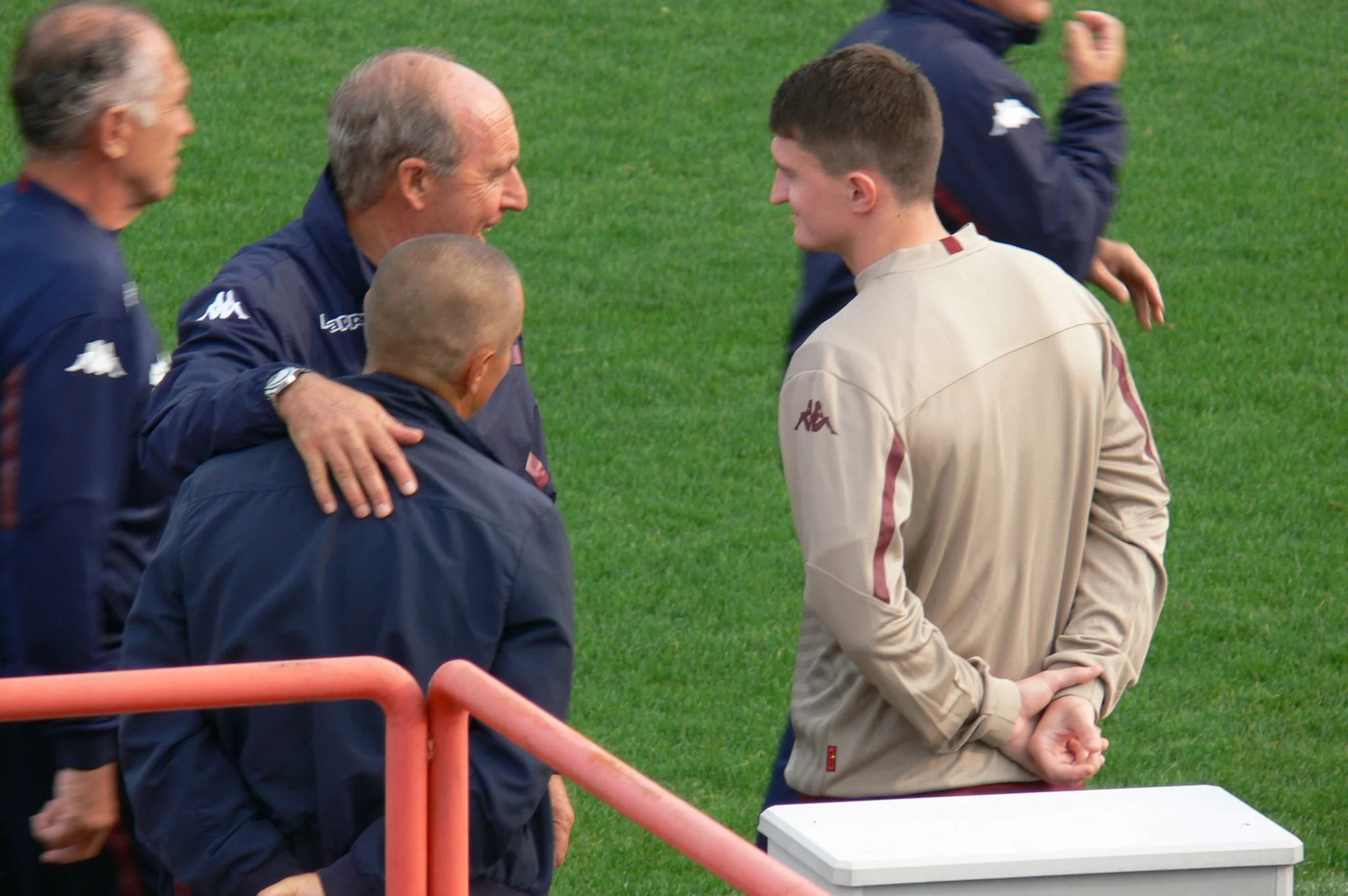 Василий Прийма слушает наставления Вентуры / Toronews