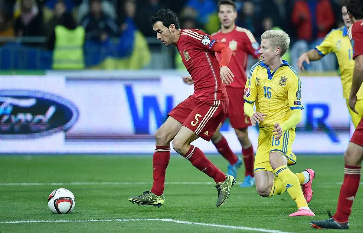 Зінченко у матчі проти Іспанії / фото "Футбол 24"