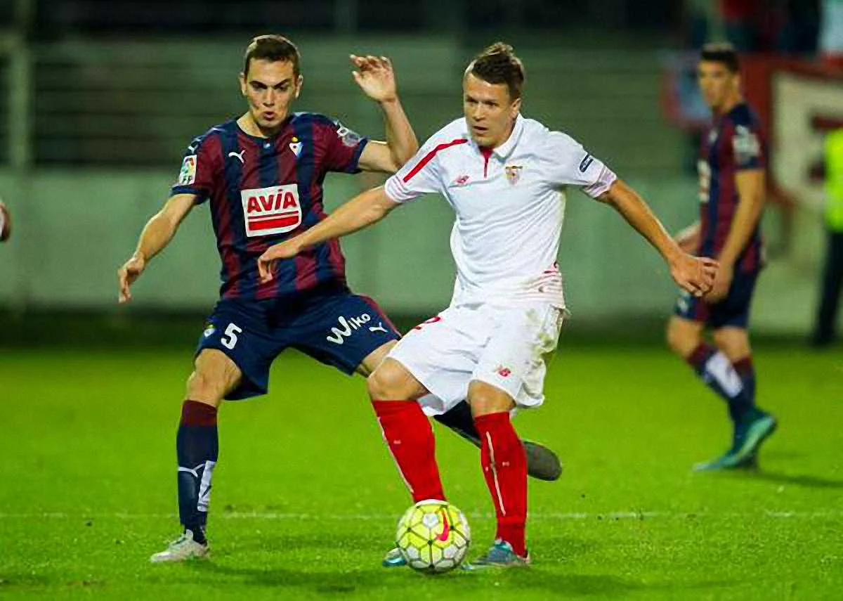 Коноплянка у матчі з "Ейбаром" / соцмережі