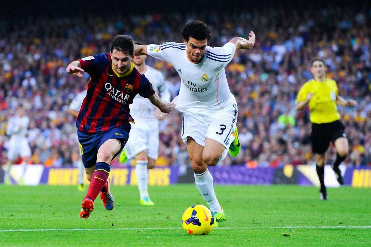 Мессі проти Пепе / mundo deportivo