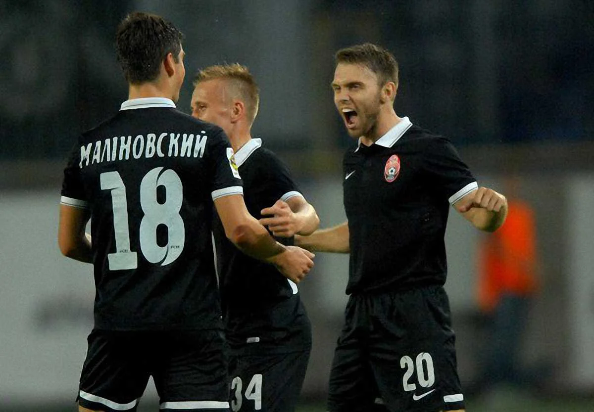 Караваев празднует гол / соцсети