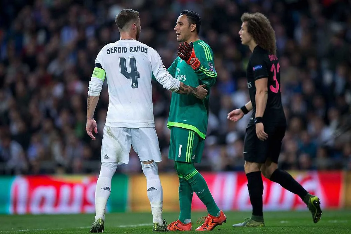 Кейлор Навас приймає вітання / фото Getty Images