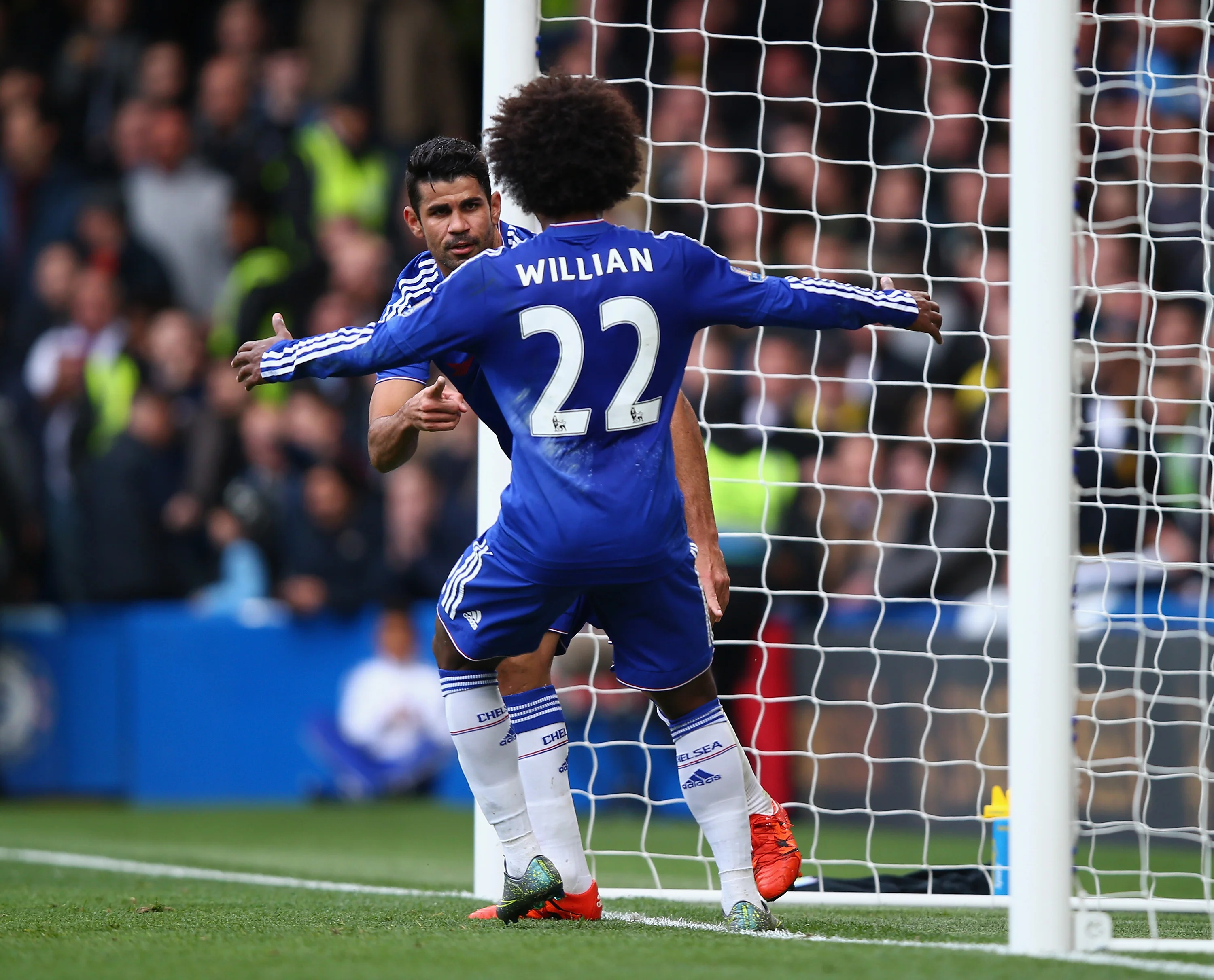 Екс-"гірник" Вілліан вирвав перемогу для "Челсі" на останніх хвилинах / Фото Getty Images