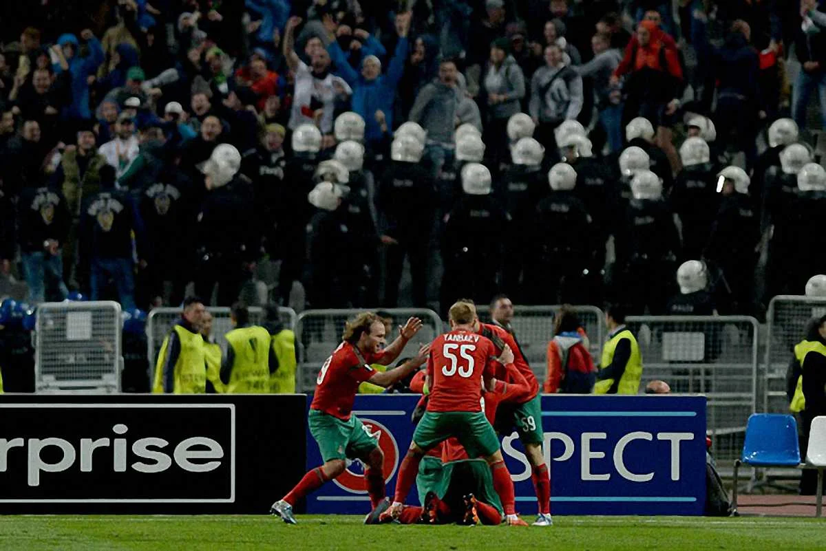 "Локомотив" святкує гол / gettyimages