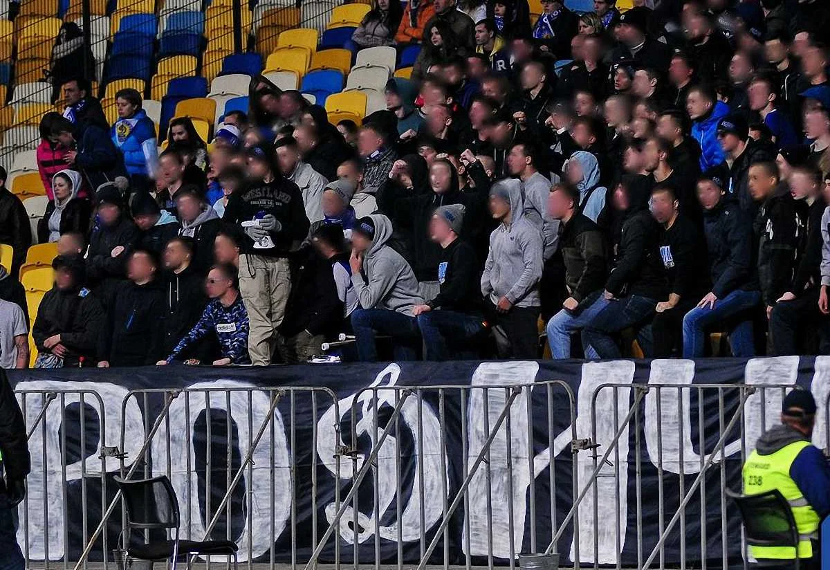 Фанати "Динамо" / фото vk.com/rodychi