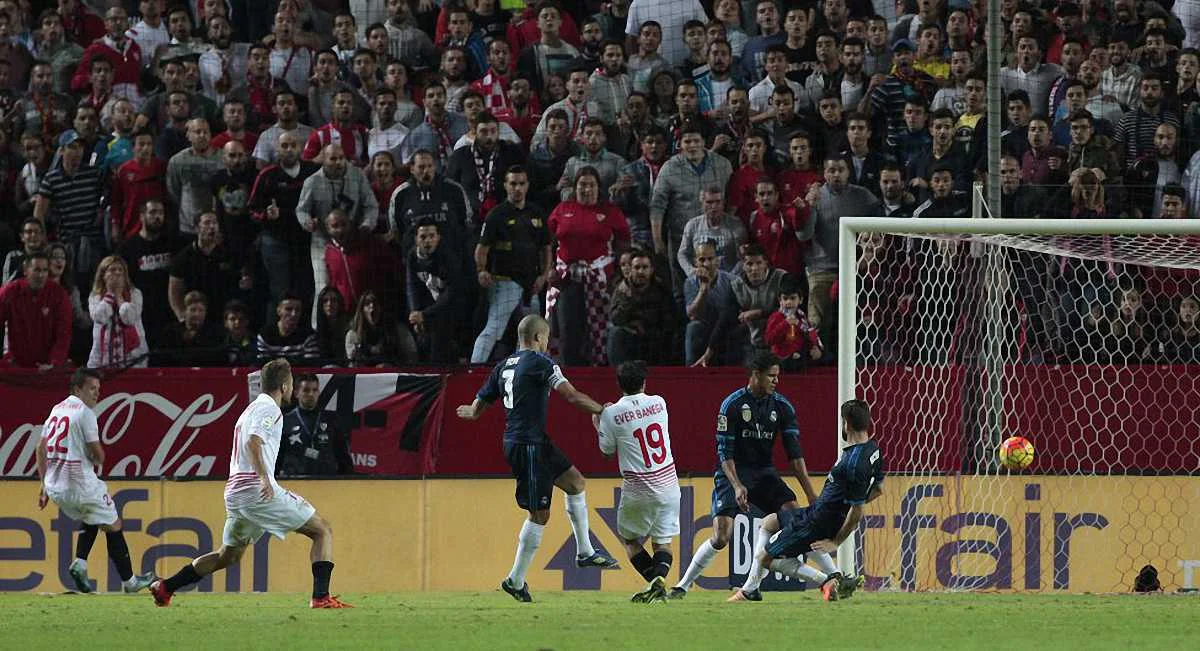 Коноплянка отдает голевую / AS