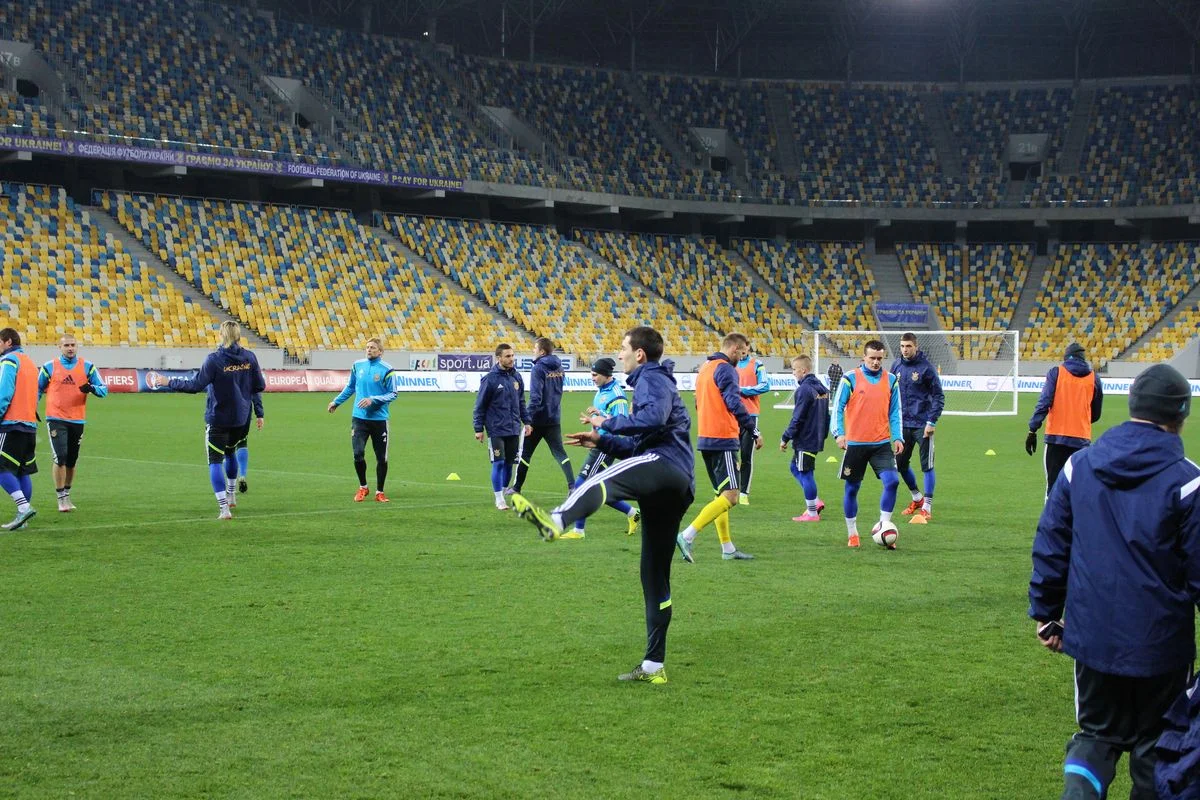 Україна розім'ялась перед Словенією / Фото Юрій Шутка