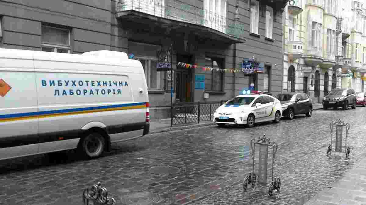 Готель у Львові, де мешкає Словенія, взяли під охорону через теракти у Парижі (ФОТО)