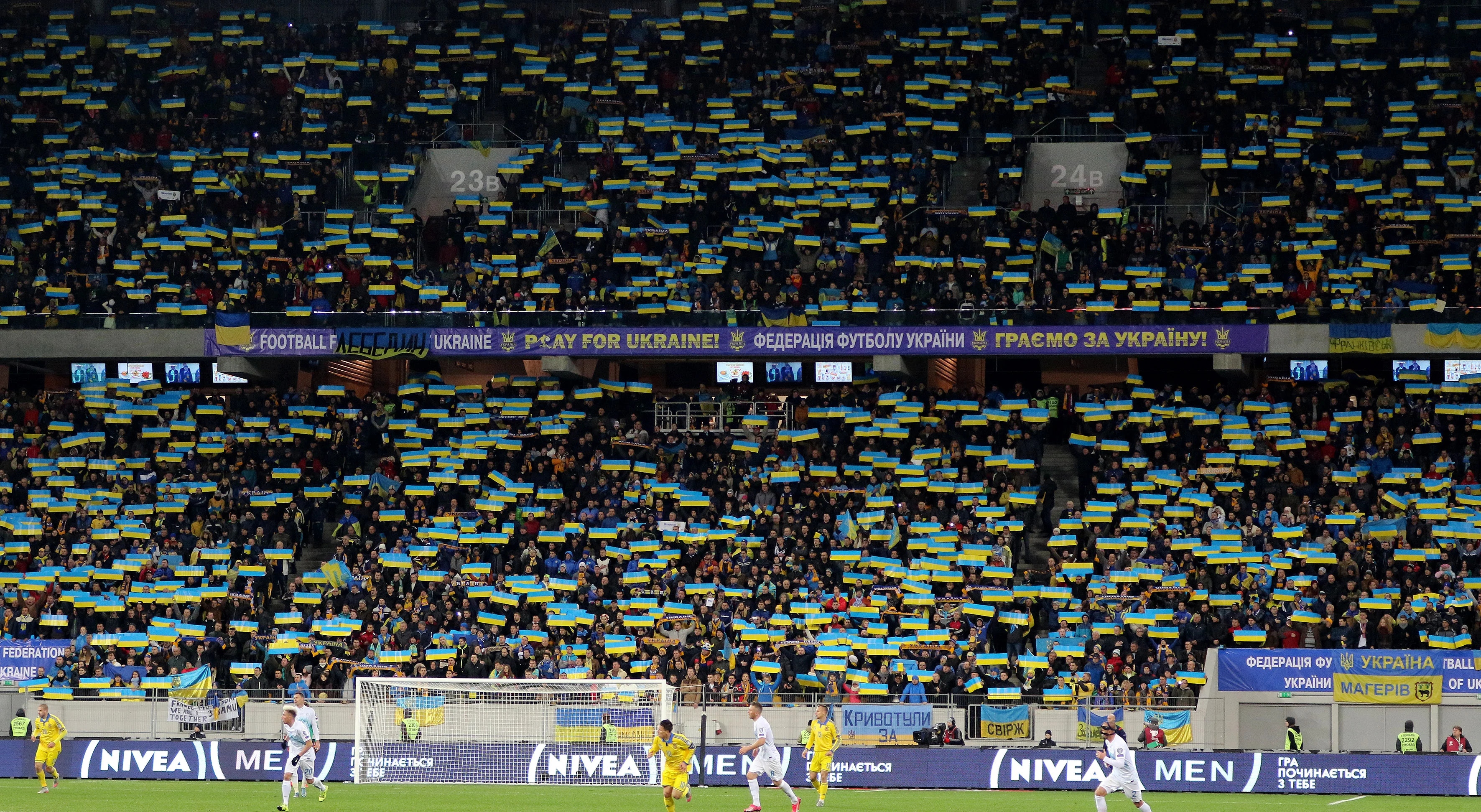 Українці та росіяни на груповій стадії Євро-2016 не зіграють / Фото Євген Кравс