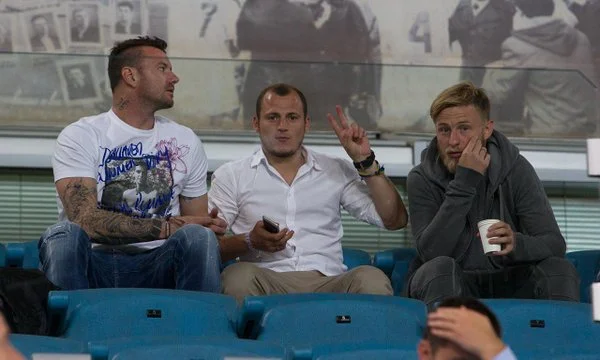 Лаштувка, Зозуля, Безус Лаштувка, Зозуля, Безус