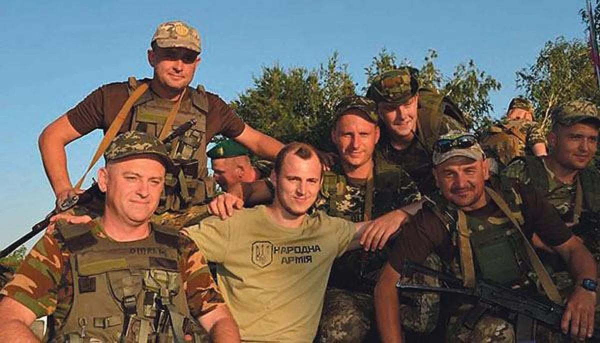 Роман Зозуля в компании украинских воинов / Фото с Facebook Р. Зозули