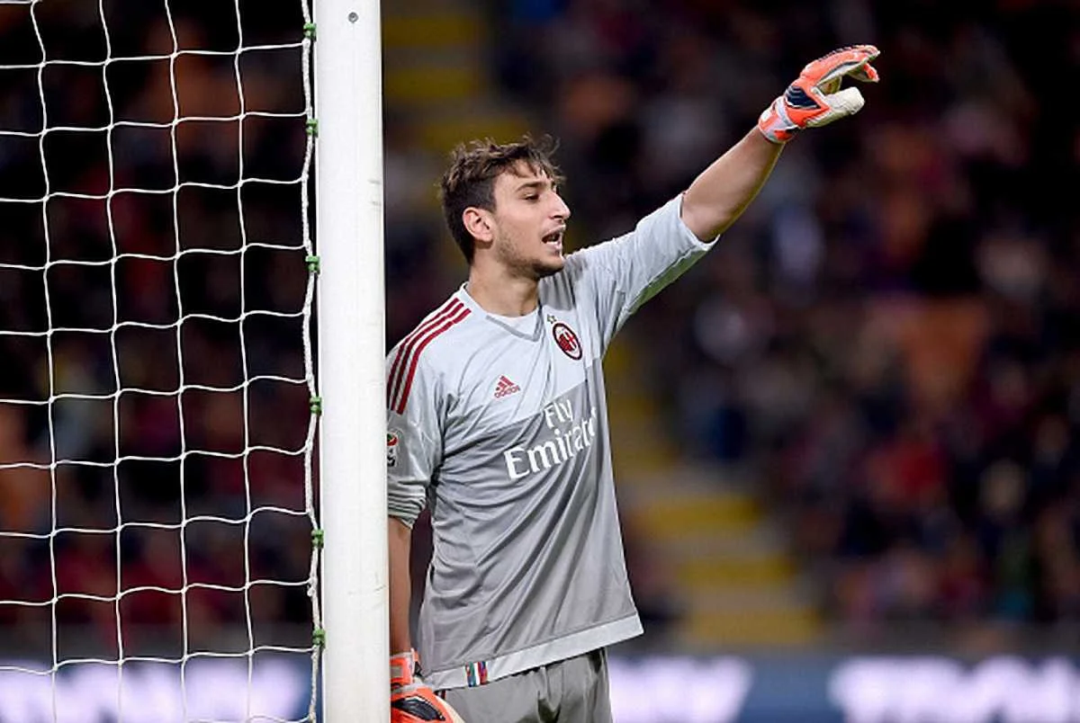 Доннарумма впевнено почувається в воротах "Мілана" / Фото Getty Iamges