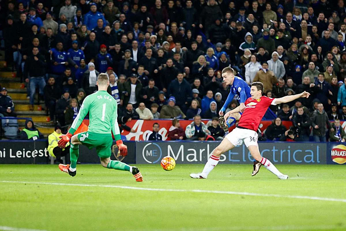 Джеймі Варді забиває історичний гол / Getty images