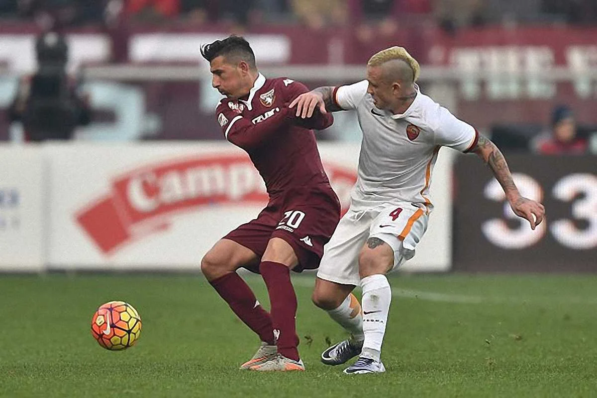 Борьба за мяч в Турине / Getty Images